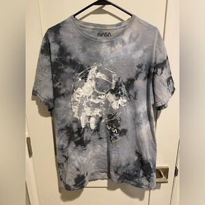 Men’s NASA shirt